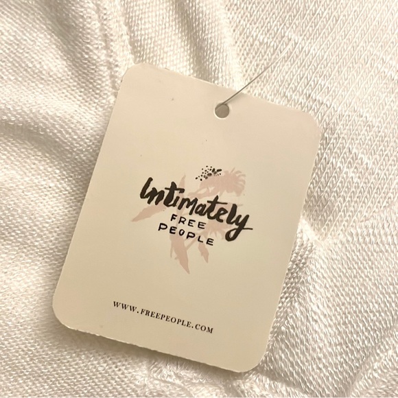 🌺 SOLD 🌺 NWT FREE PEOPLE SHEER LIGHTWEIGHT BELL SLEEVE TOP, SIZE L - Picture 7 of 7